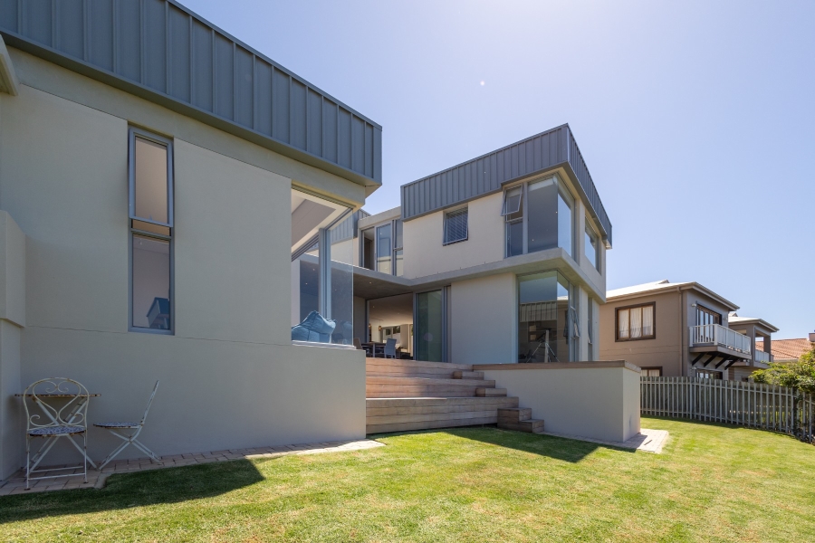 4 Bedroom Property for Sale in Whale Rock Western Cape